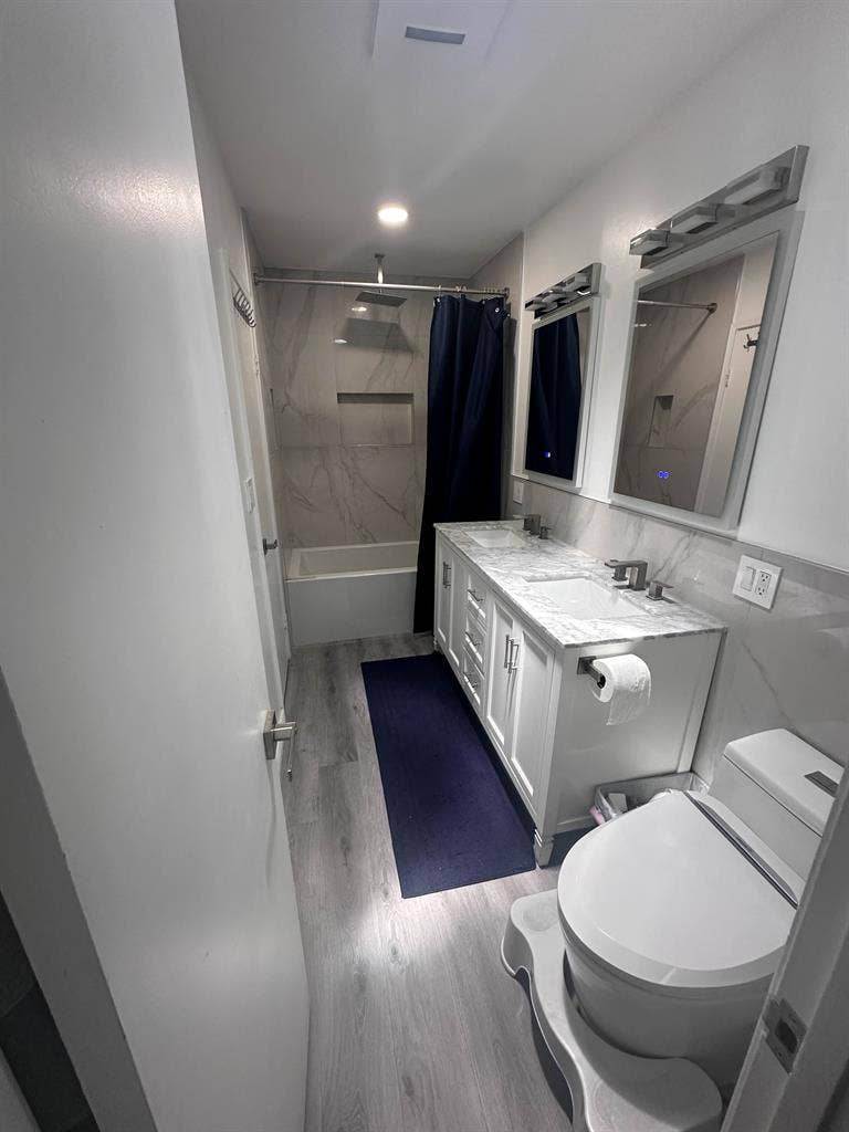 Big Room Available in La Mesa
