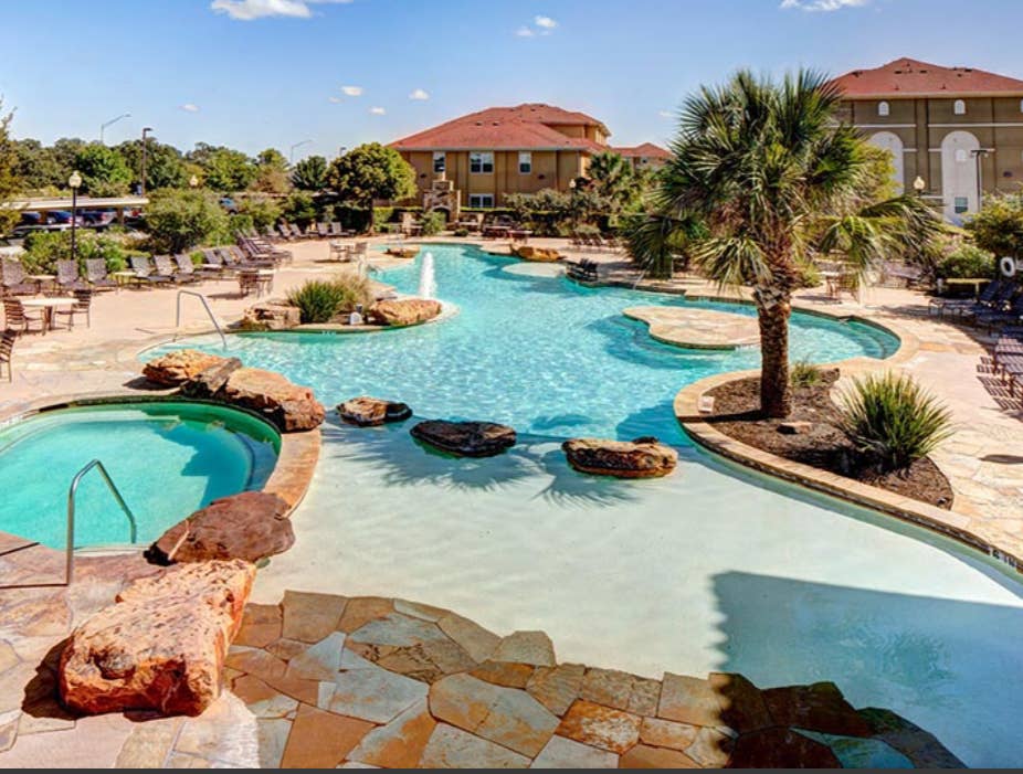 *LEASE TAKEOVER AT CALLAWAY VILLAS*