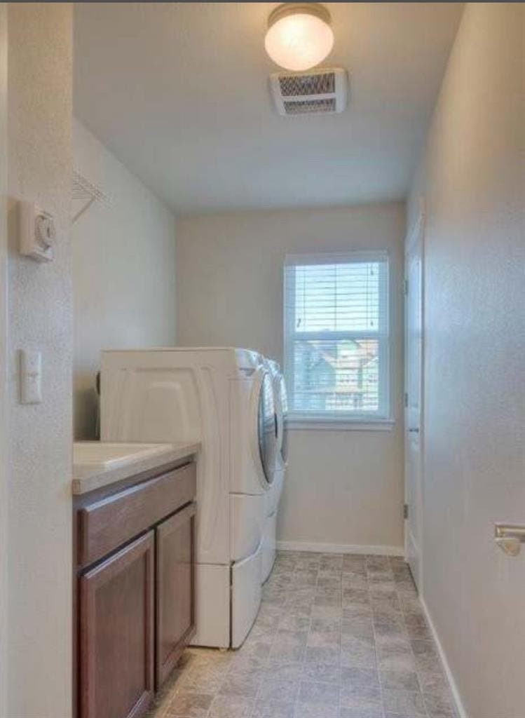 Massive room in a clean family Home