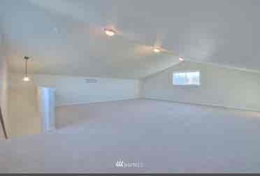 Massive room in a clean family Home