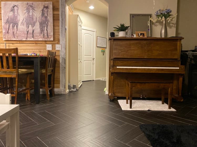Massive room in a clean family Home