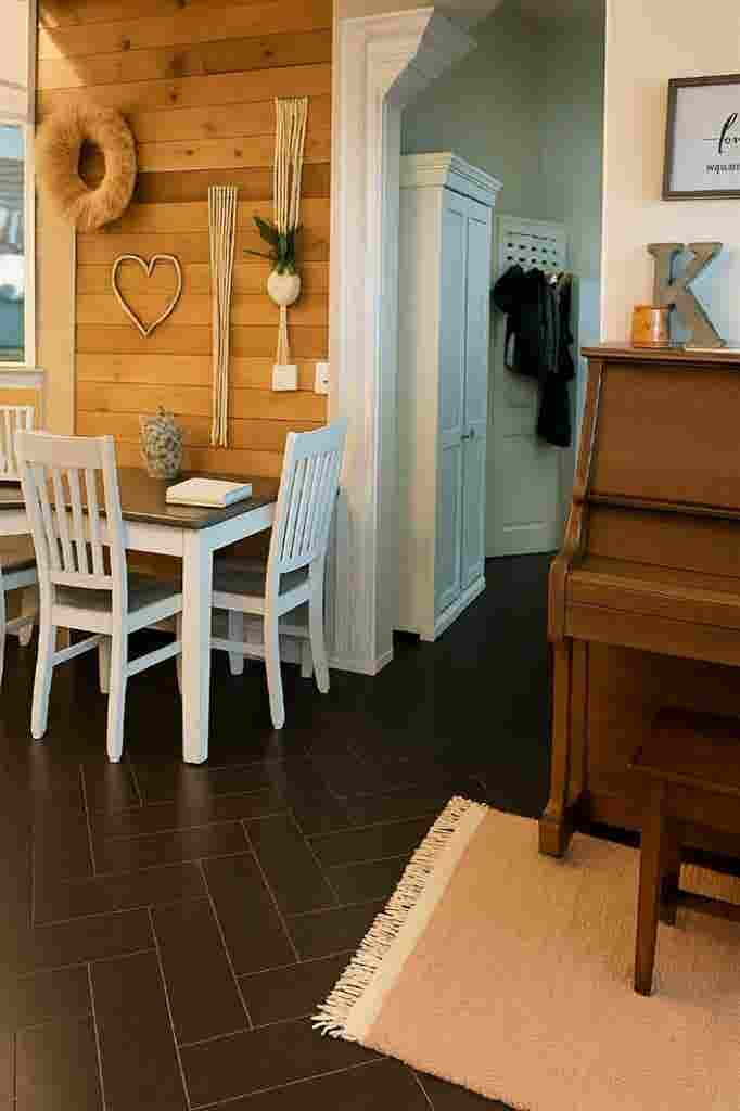 Massive room in a clean family Home