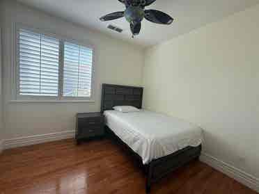 RegencyPark Ntomas- 4 Private Rooms