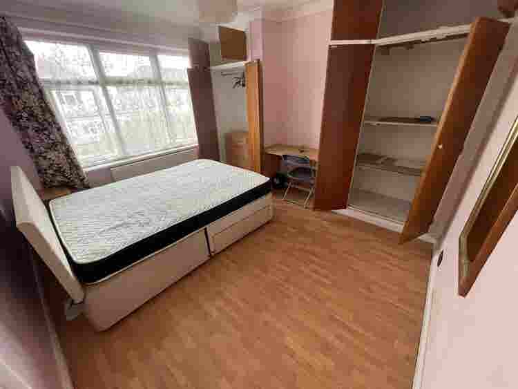 One Double room in Waddon Croydon