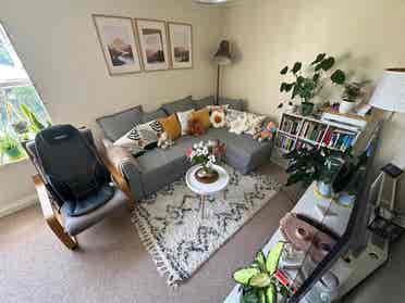 Double Room in Lovely 2-Bed Flat