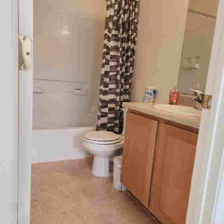 Quite Private Room & Bath