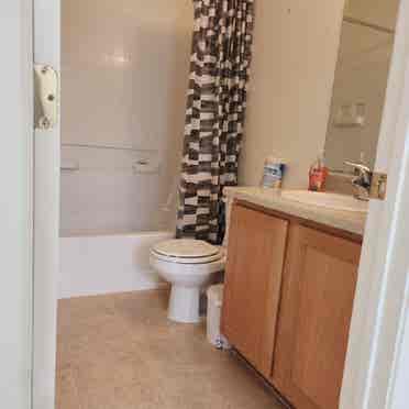 Quite Private Room & Bath