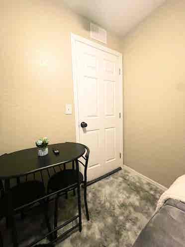 Fully Furnished room in Lakeland!