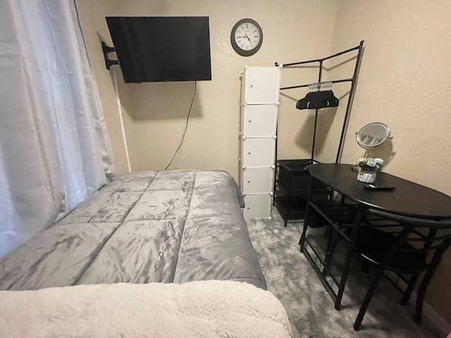 Fully Furnished room in Lakeland!