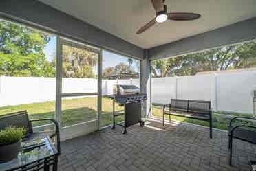 Fully Furnished room in Lakeland!