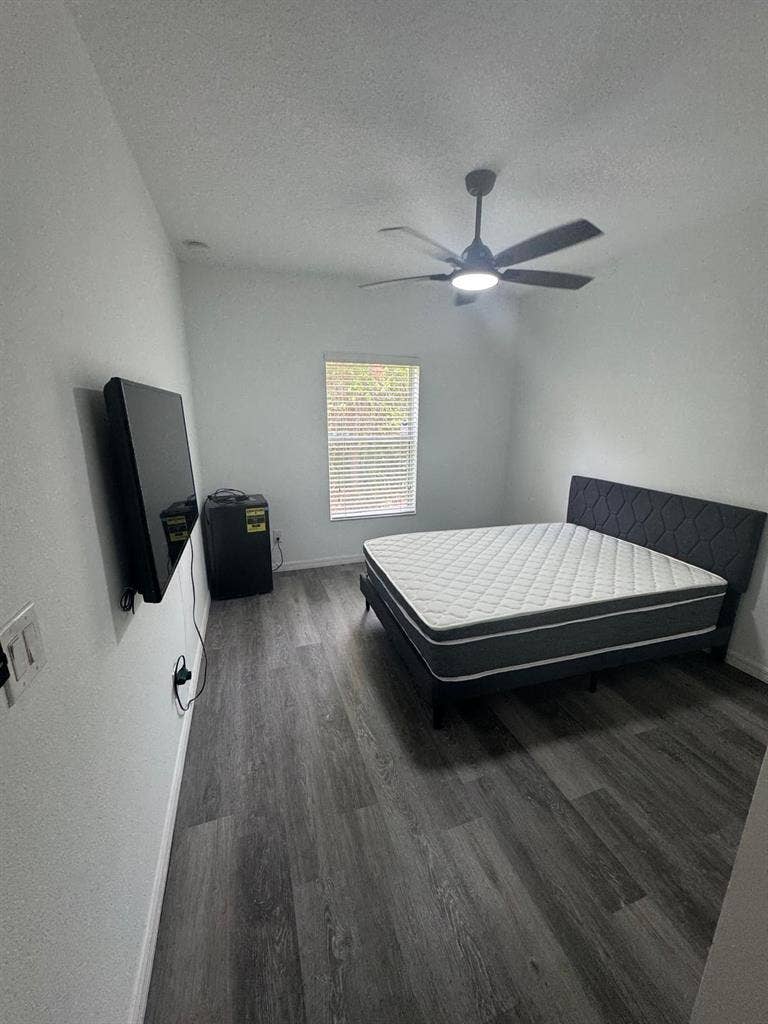 Room for rent every day included
