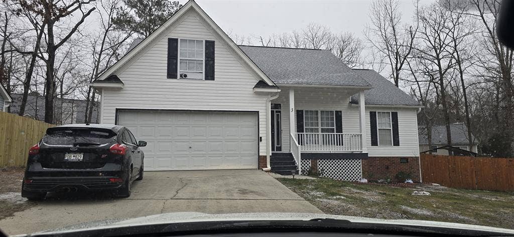 Looking for a roommate