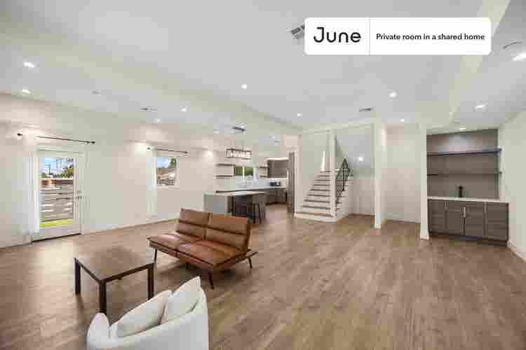 4 BR in Los Angeles