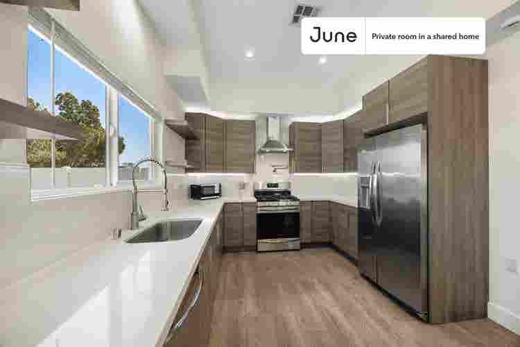 4 BR in Los Angeles
