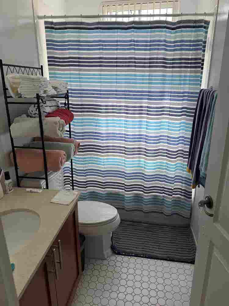 Looking for a roomate