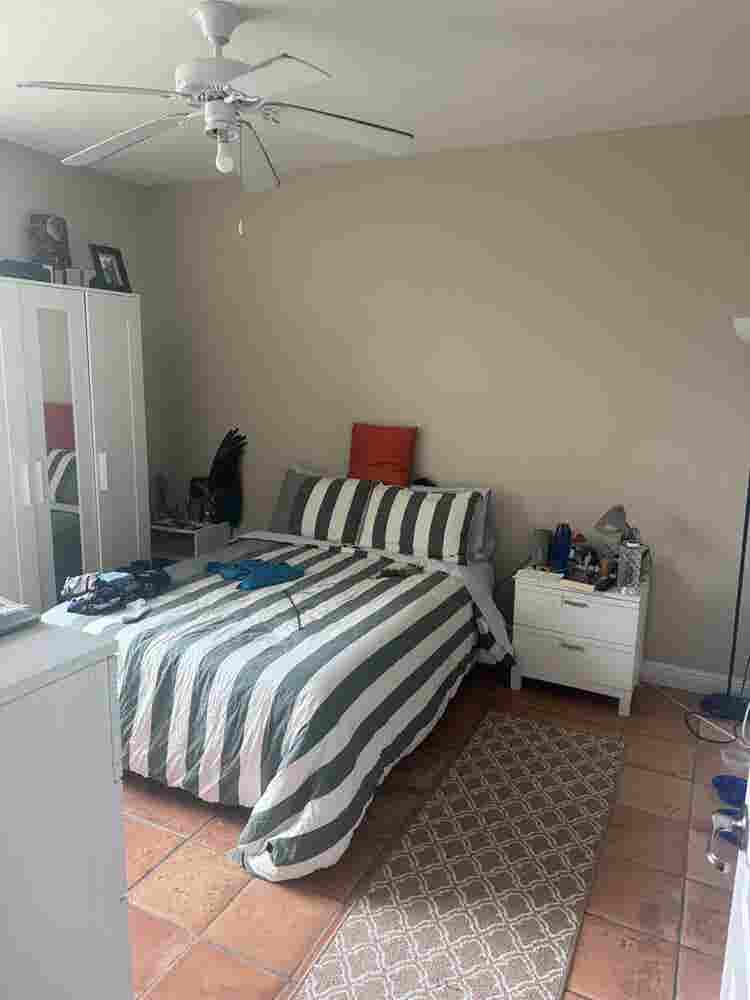 Looking for a roomate