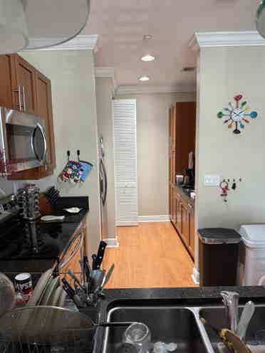 Looking for a roomate