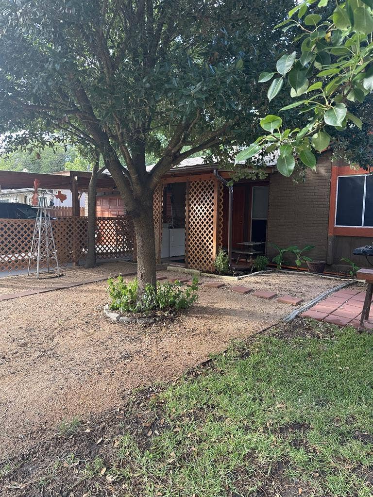 Duplex   
close downtown