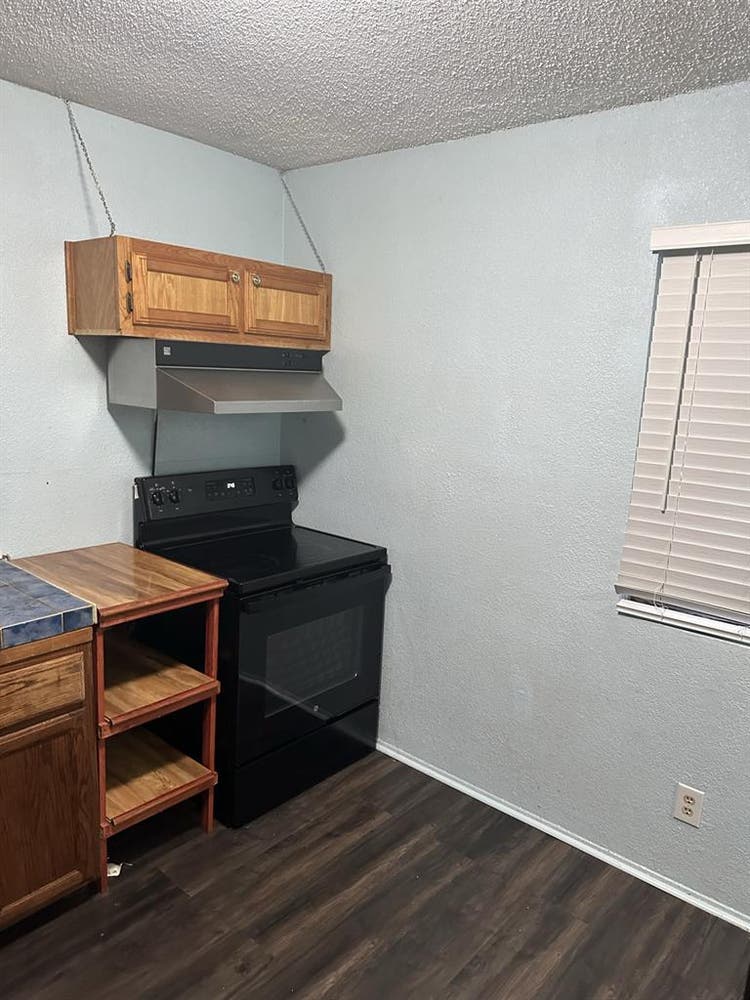 Duplex   
close downtown