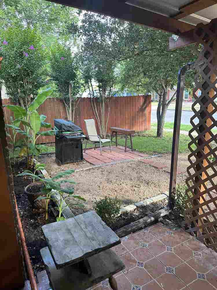 Duplex   
close downtown