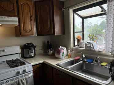 Lovely room 4 miles from the beach!
