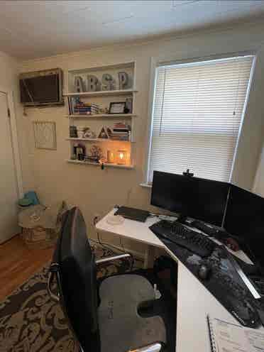 Charming 2 BR Apt w Backyard $