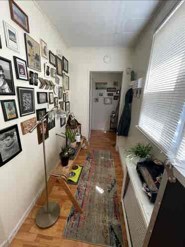 Charming 2 BR Apt w Backyard $