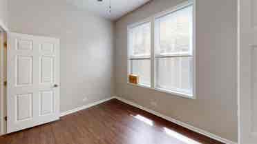 1 BR in Chicago