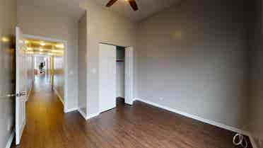1 BR in Chicago