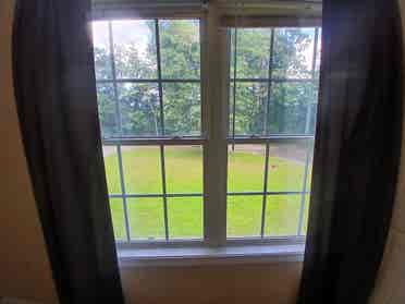 Room for rent w/ utilites included