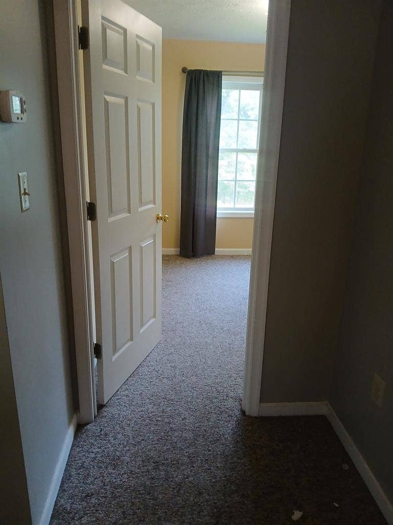 Room for rent w/ utilites included