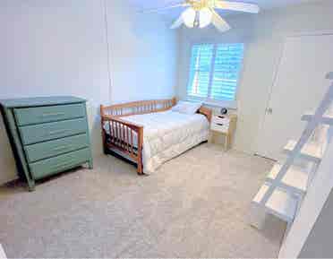 Cozy room in townhouse