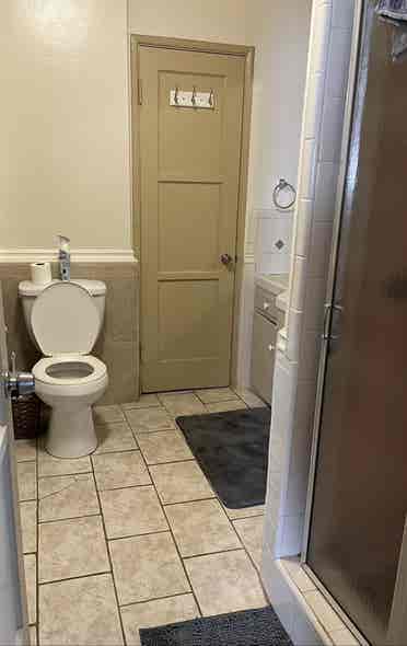 Private room w/shared bathroom