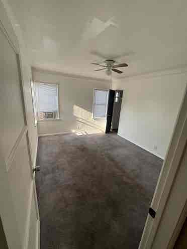 Private room w/shared bathroom