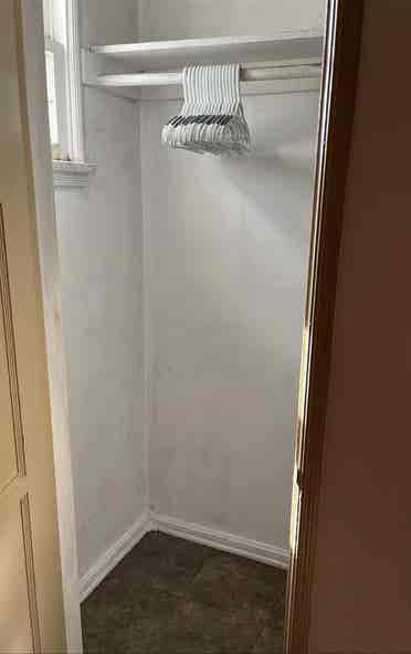 Private room w/shared bathroom
