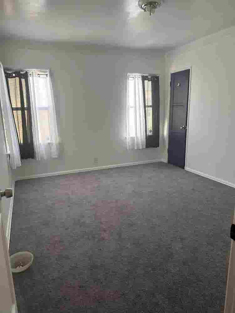 Private room w/shared bathroom