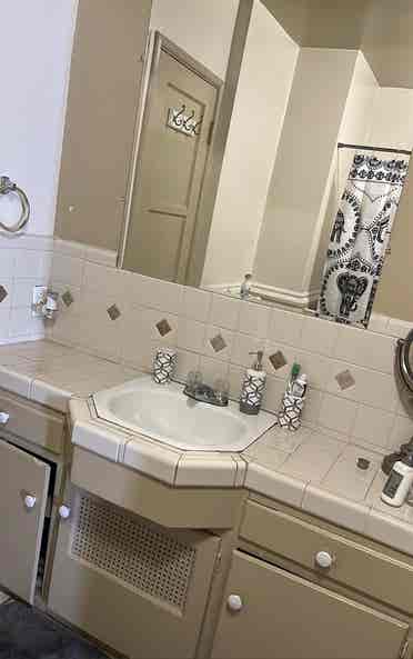 Private room w/shared bathroom