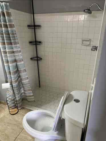 Private Room with En-suite for Rent
