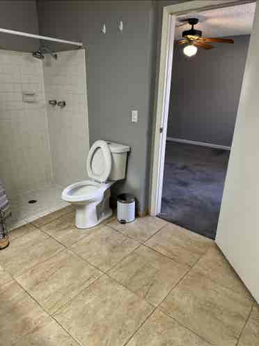 Private Room with En-suite for Rent