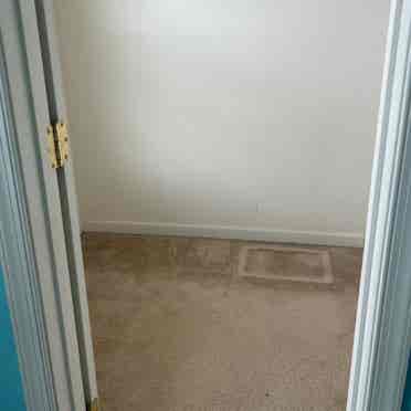 1 room in a 4 bedroom house