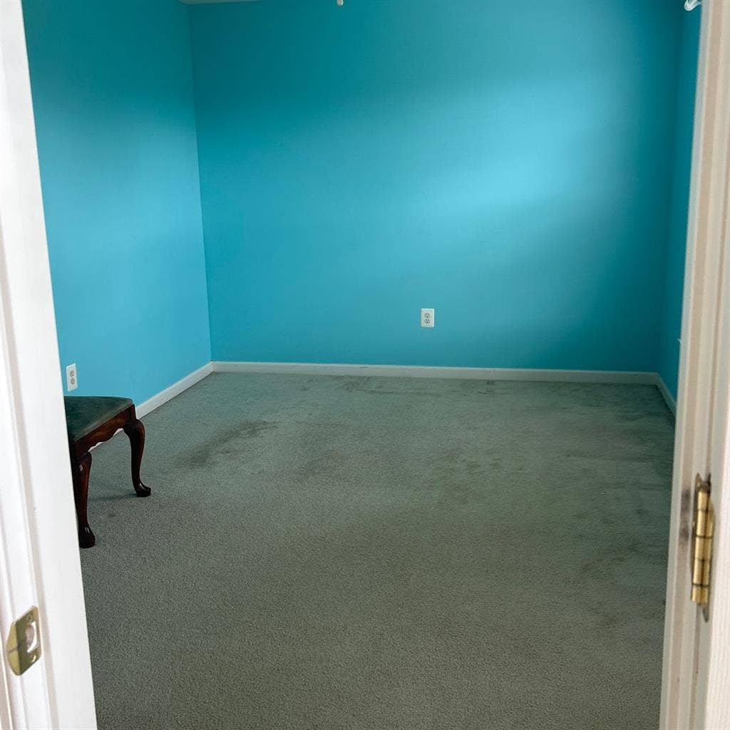 1 room in a 4 bedroom house
