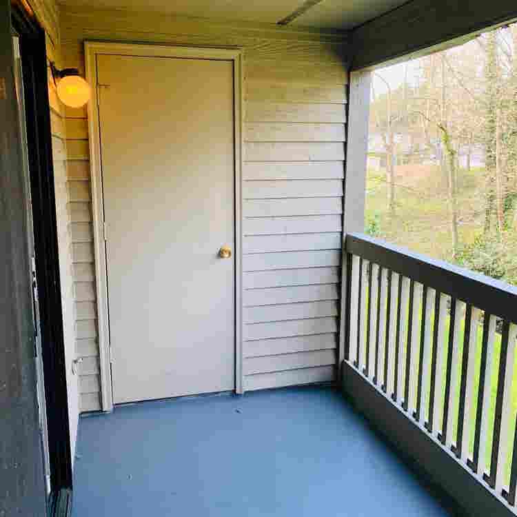 Apartment in Des Moines, WA