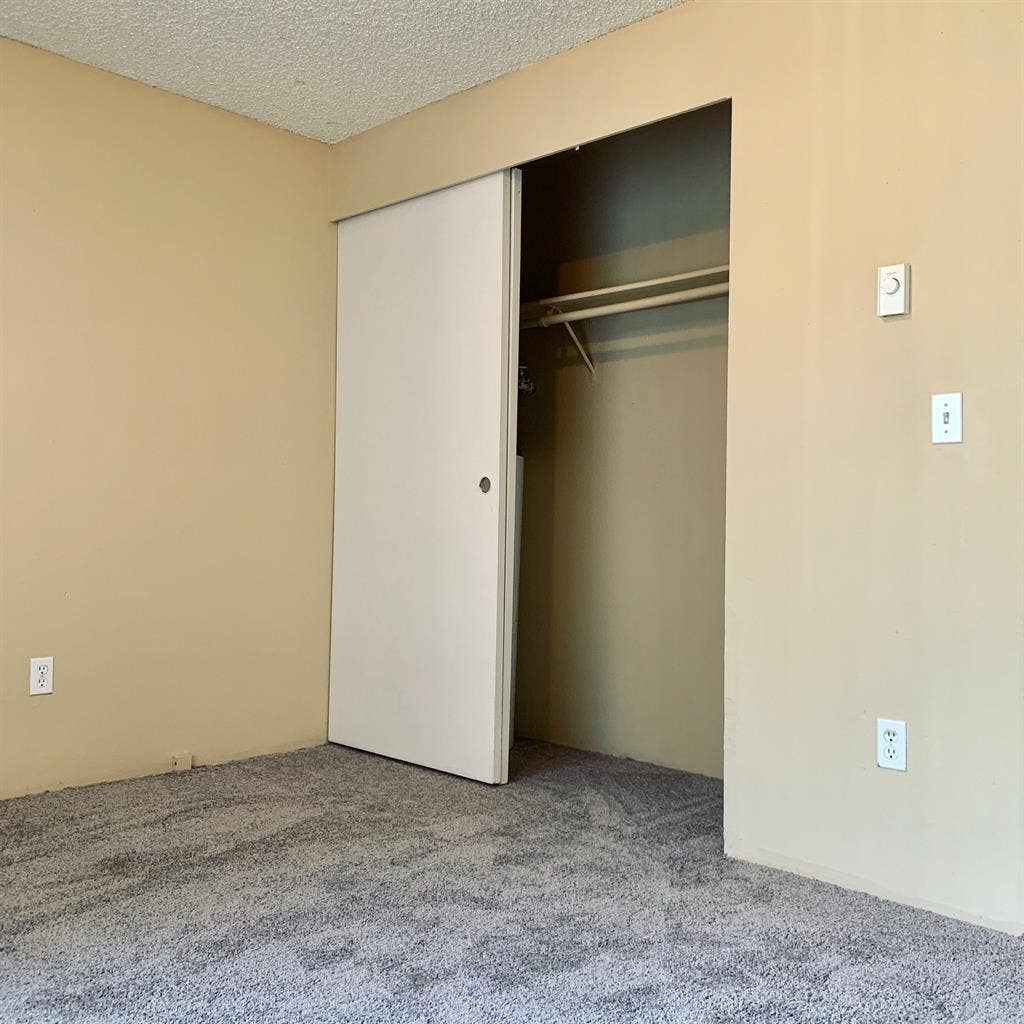 Apartment in Des Moines, WA