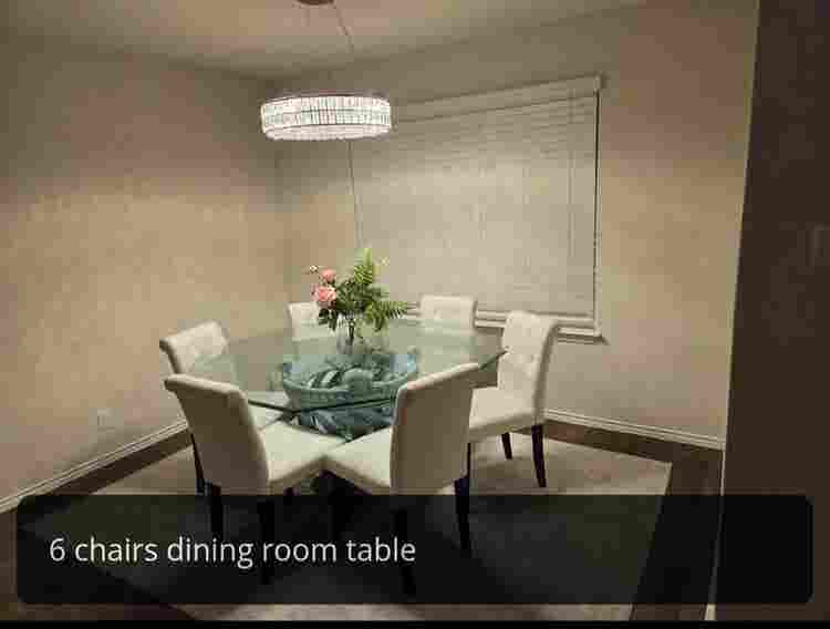 Roomates wanted all girls house 🩷