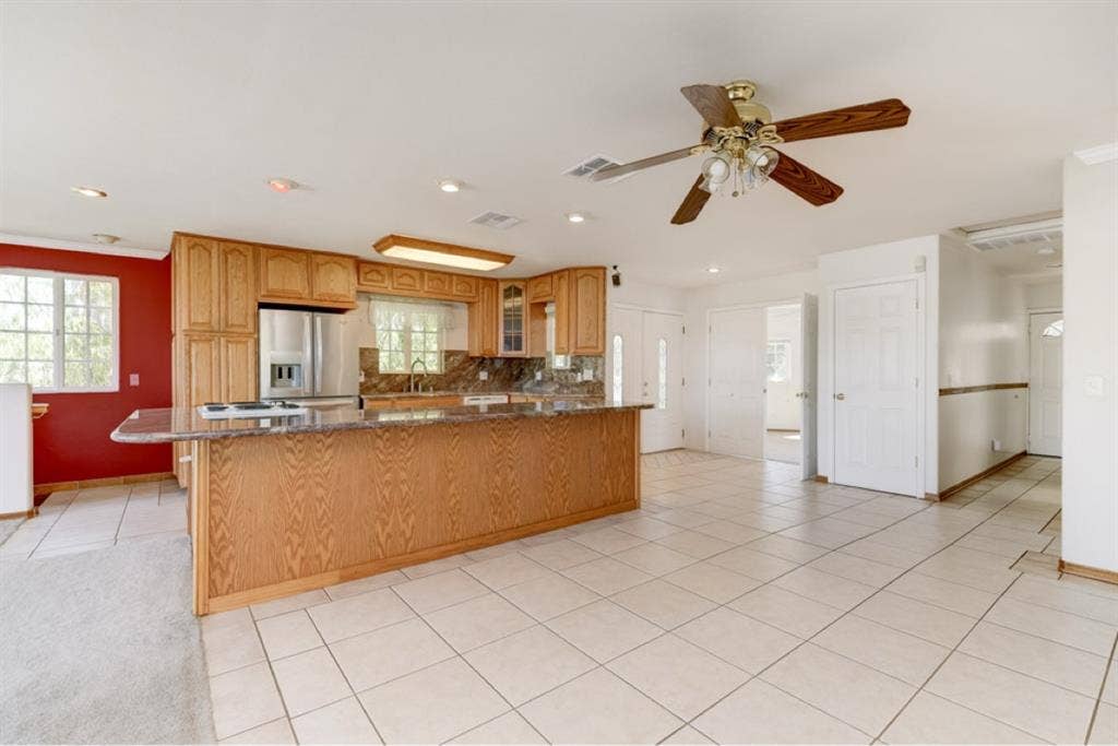 Roommate wanted for  bath!