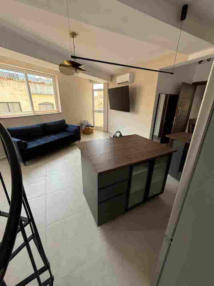 Msida l 1 Bedroom and Sofa Bed