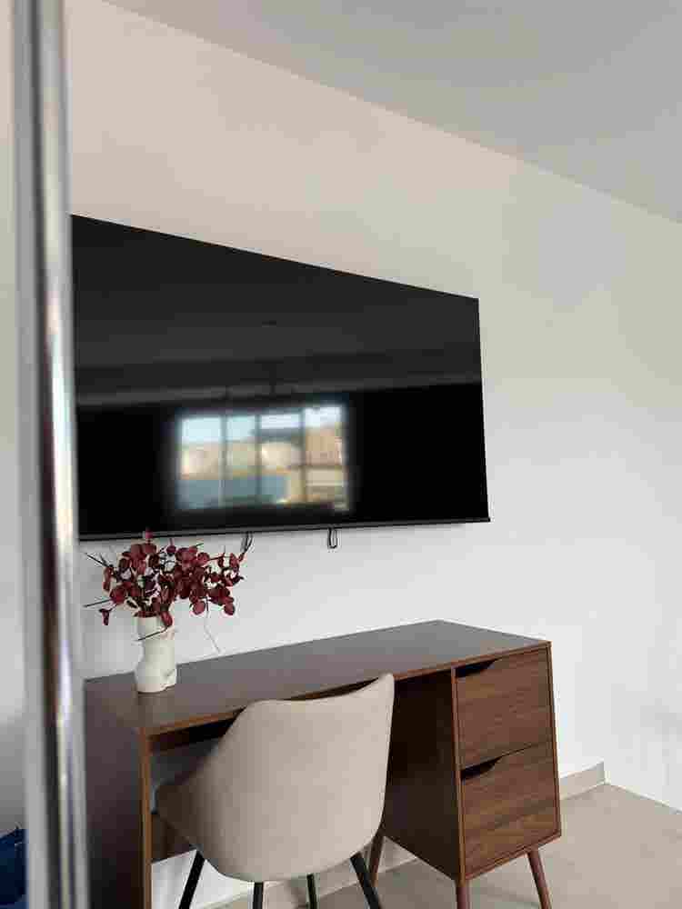 Msida l 1 Bedroom and Sofa Bed