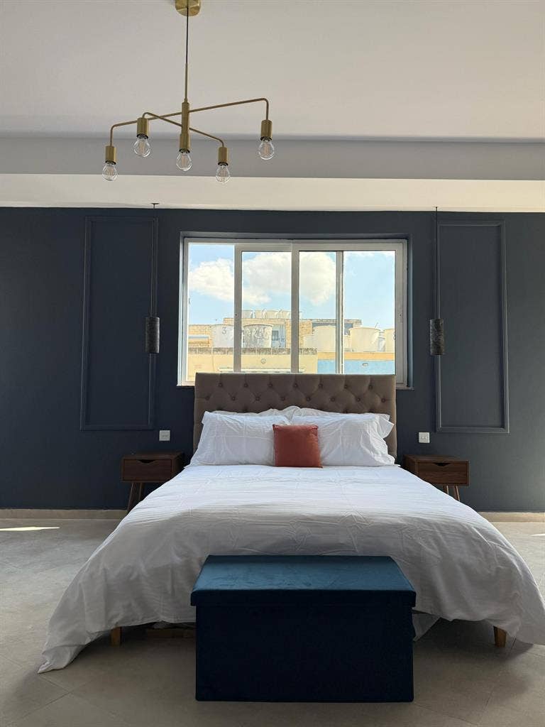 Msida l 1 Bedroom and Sofa Bed