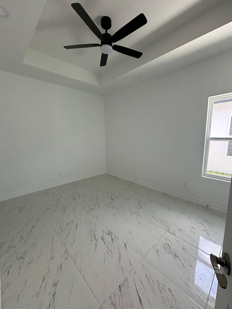 Cheap 3 Bedroom Furnished Available