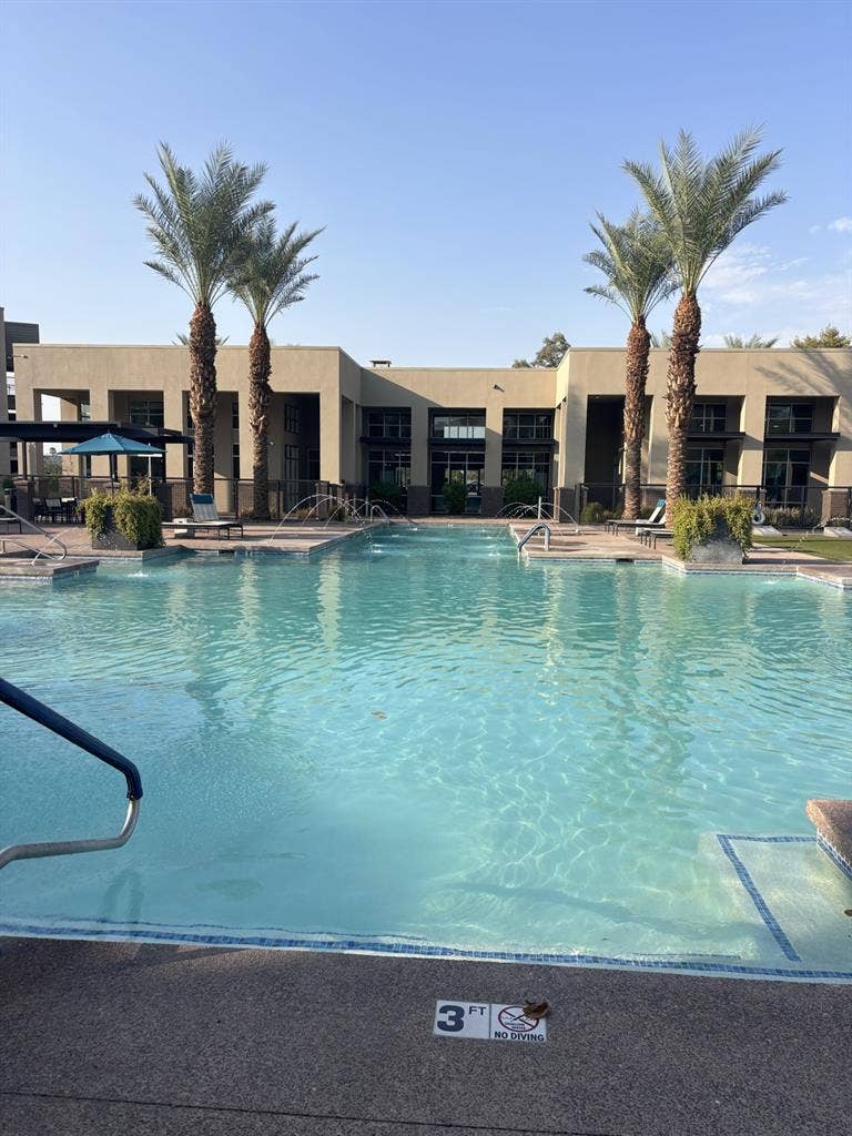 Tempe Top floor luxury Apartment